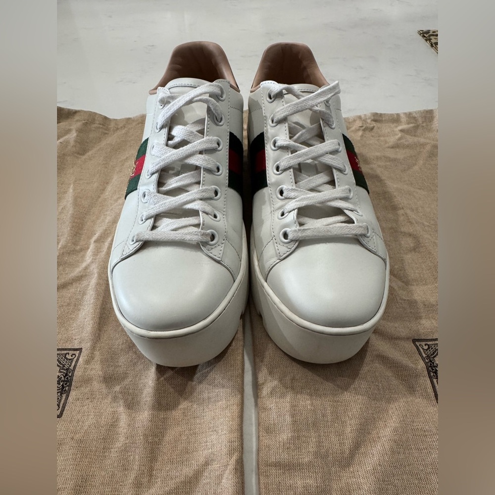Gucci White Sneakers with Green and Red Stripes